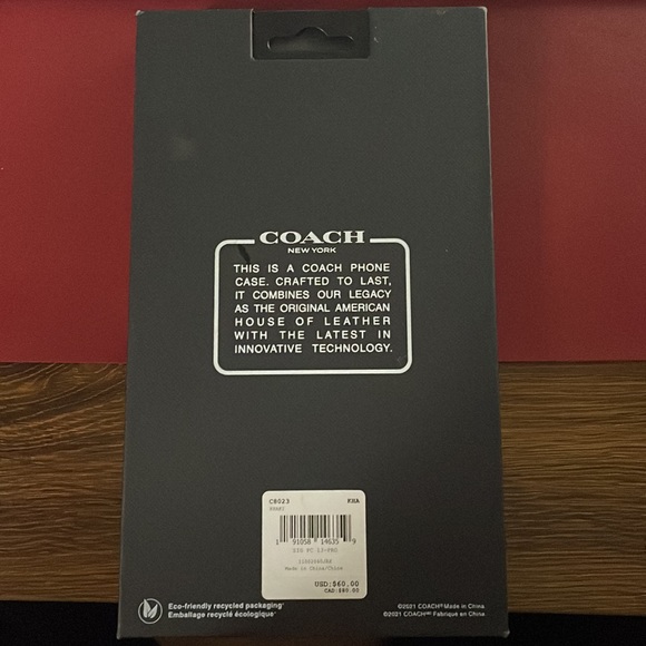 Real Coach Phone case for IPhone 6.1”(2021) large camera - Picture 2 of 3